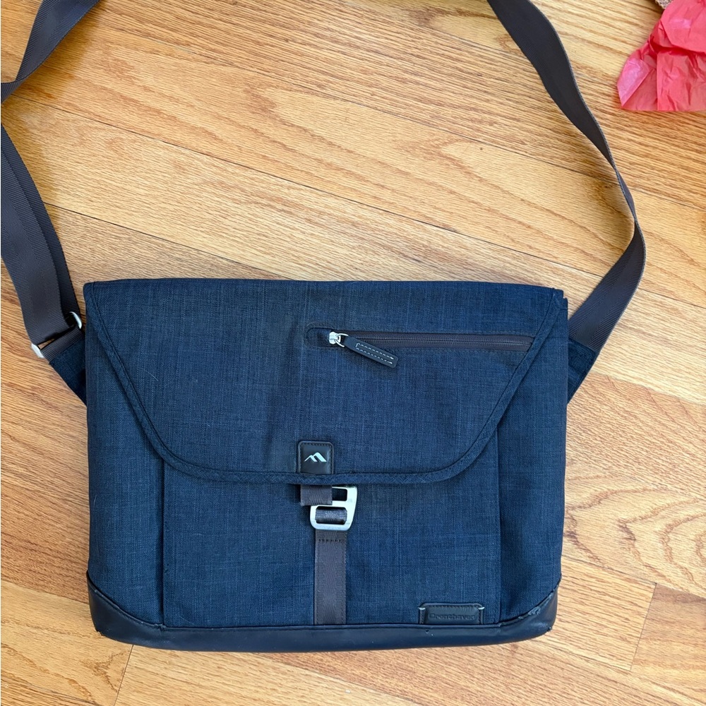 Men's Black Messenger Bag